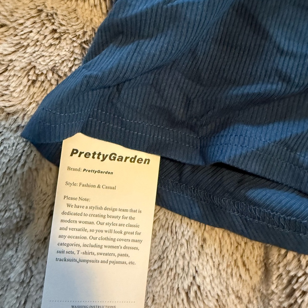 Simple Ribbed Tee in Teal Blue - Picture 4 of 4